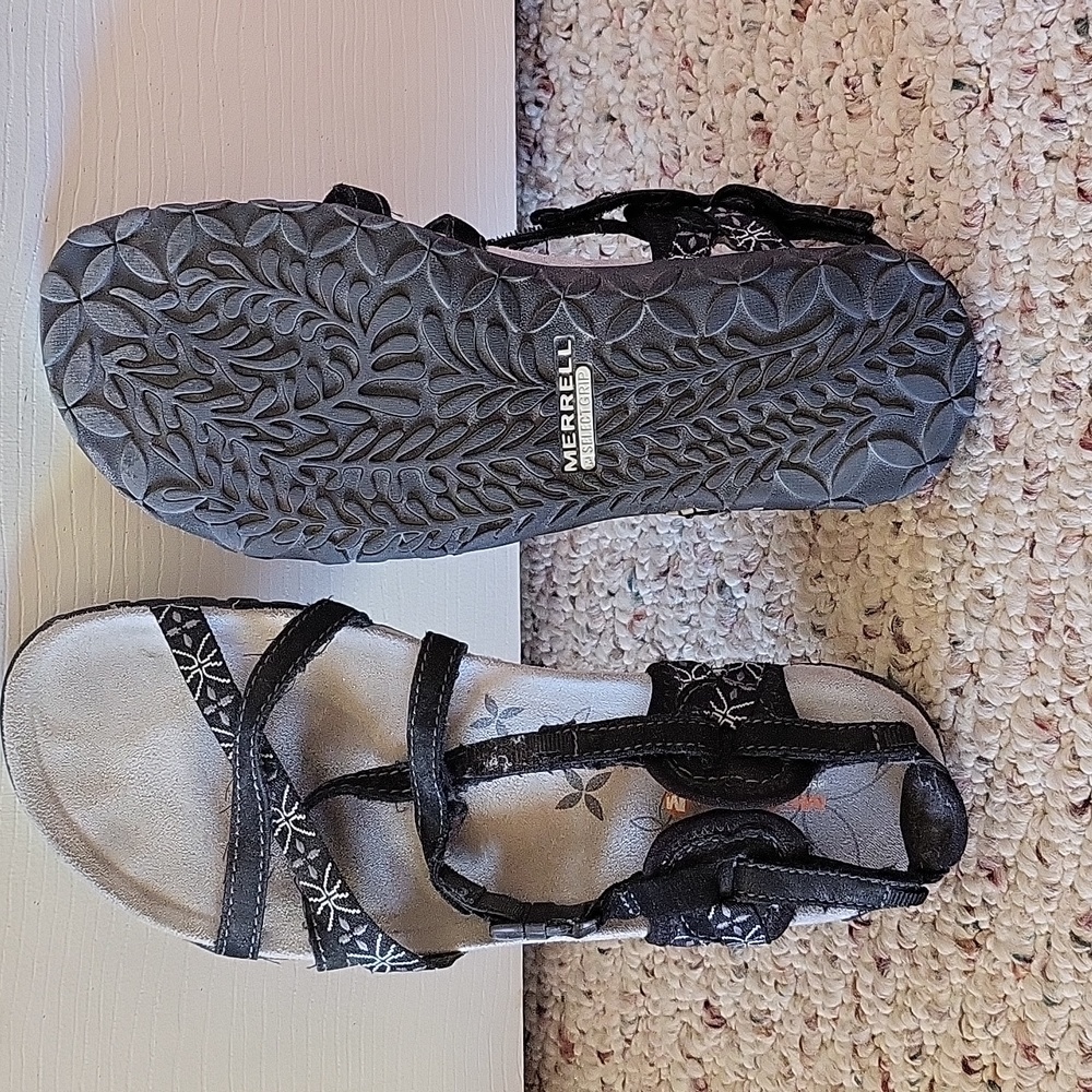 W's Merrel sandals - Picture 3 of 3